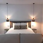 Fontinha House アパート