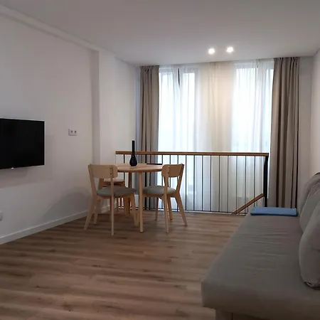アパート Fontinha House